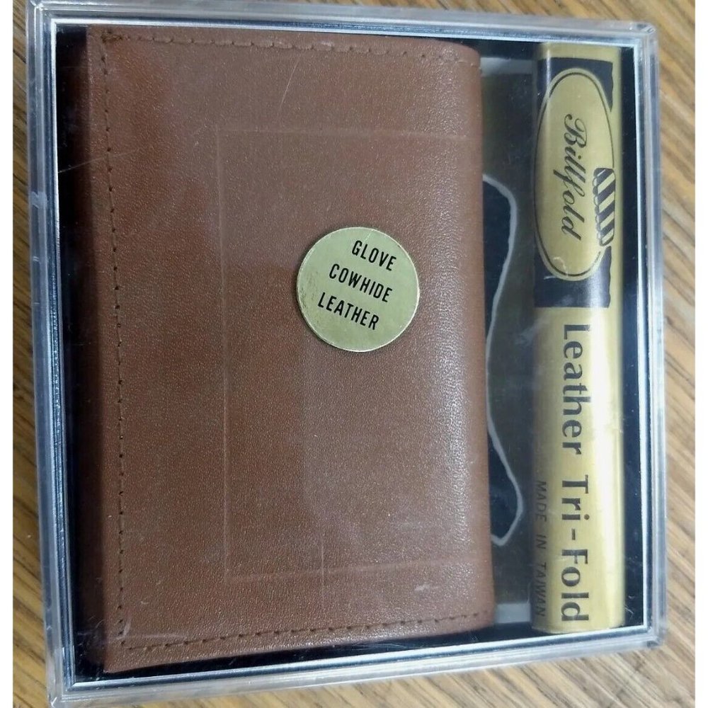 Vintage Custom Craft Mens Brown Leather & Manmade Material Wallet Made in Taiwan